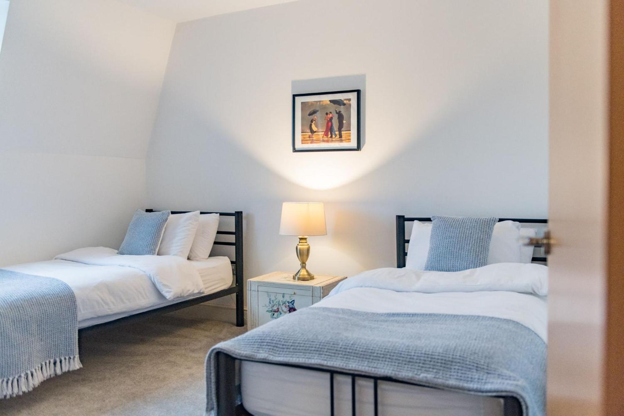 The Linen House By Bloom Stays Canterbury Ngoại thất bức ảnh